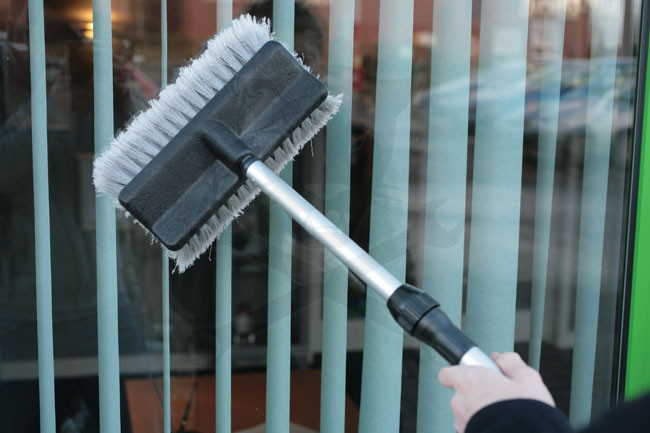Autó mosókefe 1700 mm teleszkópos, folyadékáteresztős, profi