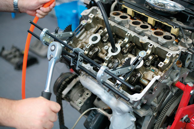 Szeleprugó lenyomó készlet