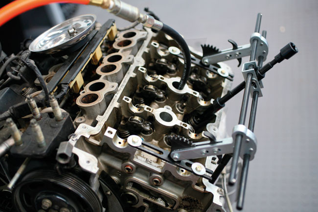 Szeleprugó lenyomó készlet