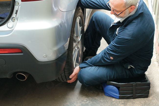 Aláfekvő-térdelő RACING matrac - összecsukható 2:1-ben + fejpárna