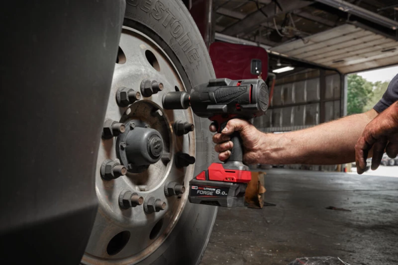 Ütvecsavarozó, akkus 18V 2034 Nm 1/2" -akku nélkül- Milwaukee (M18 FHIW2F12-0)