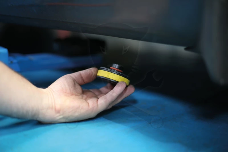 Gumipogácsa adapter - gyári emelési pontokhoz - Tesla 3/Y 4 db-os készlet