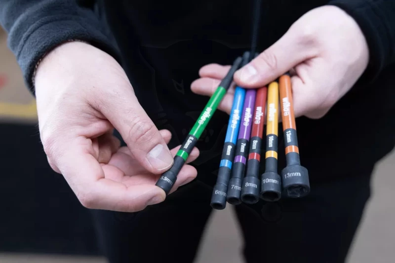 Csavarbehajtó hatlap csavarra készlet 5.5-13mm 6db 150mm színes - Wiha